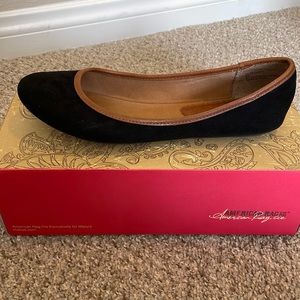 Black and Brown Flat Shoe